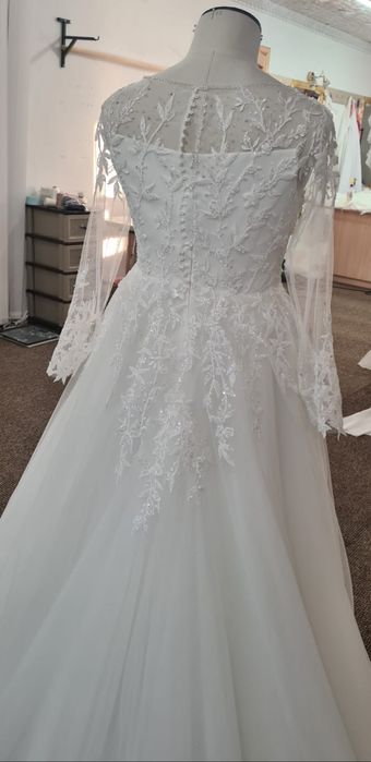 Vând rochie de mireasă.