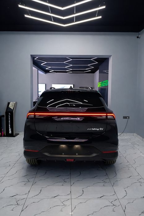 Forthing Friday ev Rasmiy Diller