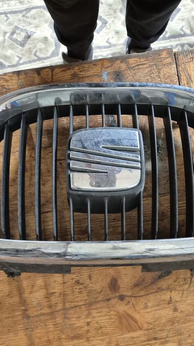 Оригинална Предна Маскат за Сеат Леон 1P 2005- 2013г