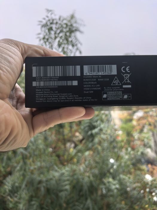 Huawei Mate X6 Black Neverlock 512 Gb mem  12 Gm ram