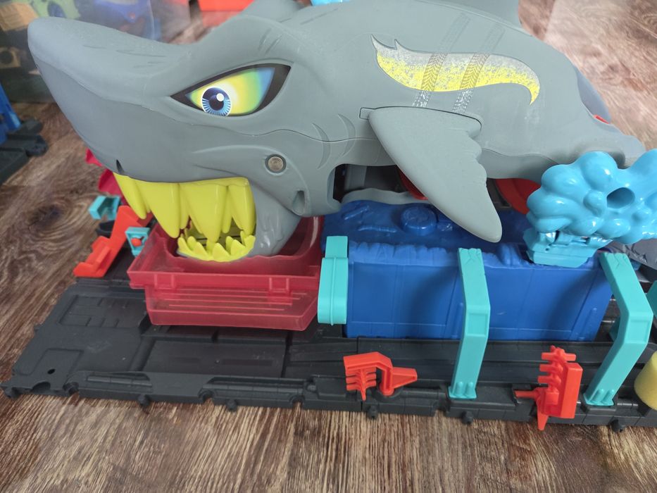 Hot wheels  city  rechin