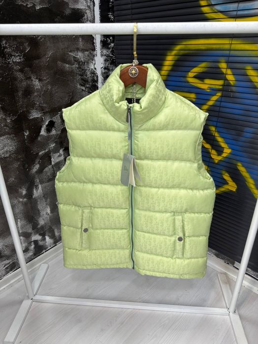 Мъжки елеци различни модели