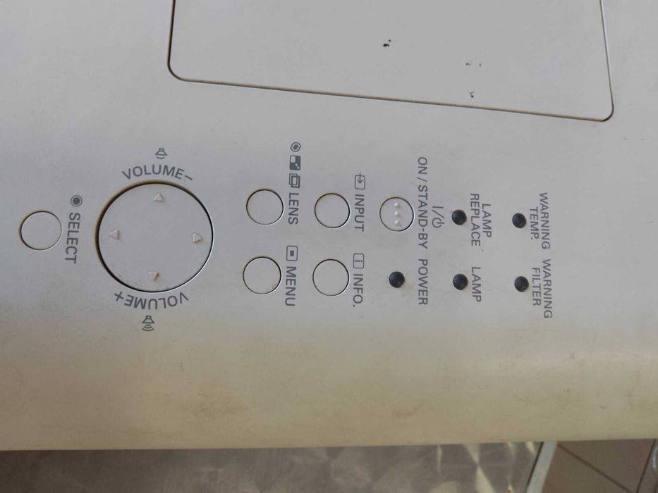 Продавам проектори-2 броя