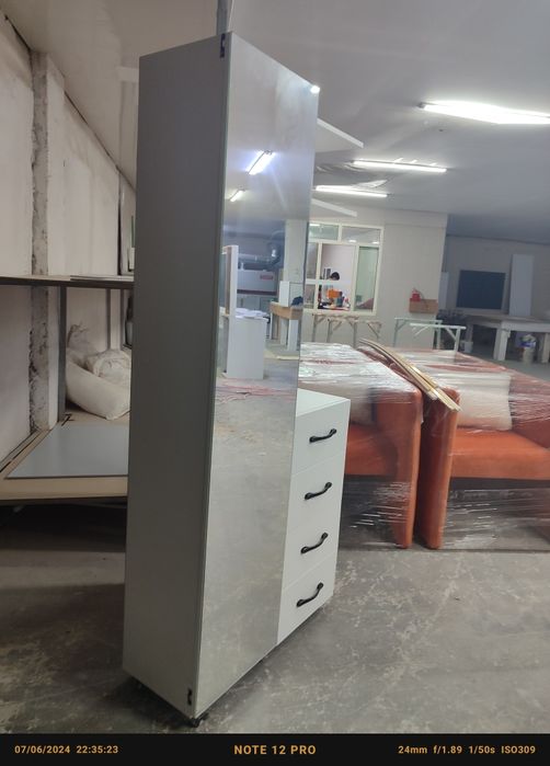 Зеркала посетной туалетне стол