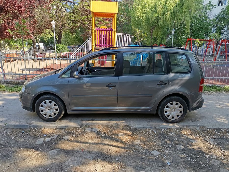 Volkswagen Touran Mașină De Vânzare