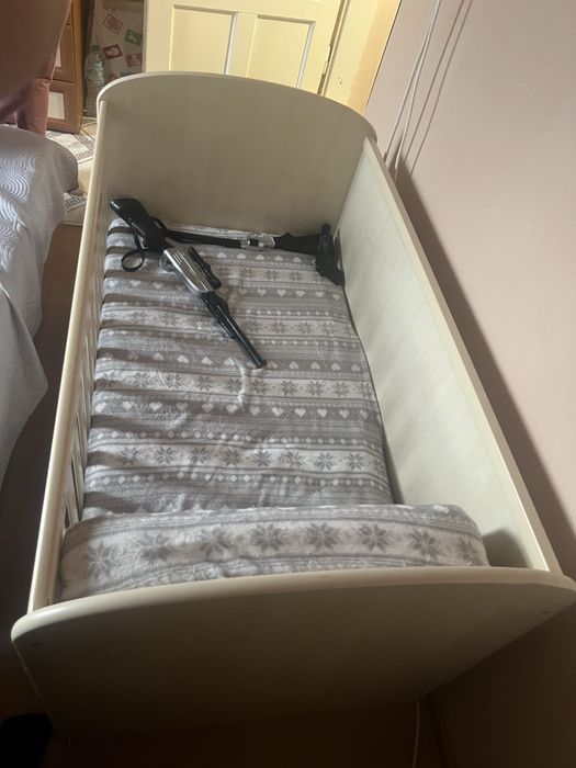 Детско легло почти неизползвано