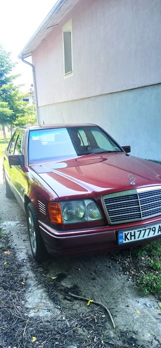 Продавам Мерцедес 124E klas