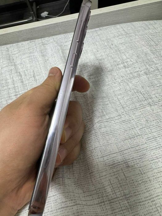 Samsung Galaxy S23+ на  256 гб