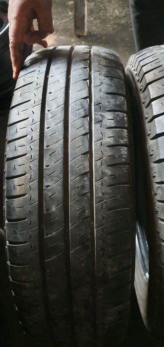 Гуми 2бр 215/70/15с - 1бр- 115лв