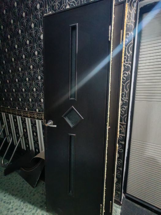 Продам межкомнатные двери.