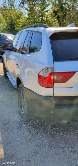 Dezmembrez Bmw X3 E83 an 2006 motor 2.0 150 cp portiera usa oglinda oglinzi stop tripla stanga dreapta aripa capota jug motor hayon portbagaj jante catalizator filtru particule planetara etrier fuzeta kit ambreiaj volanta galerie admisie racitor gaze EGR