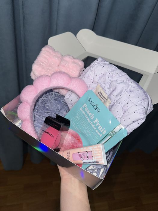 Боксы на 8 марта