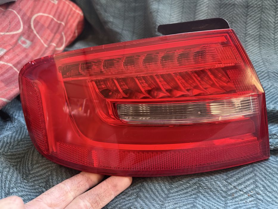 Set stopuri led audi a4 b8.5 cu mici defecte sedan berlina