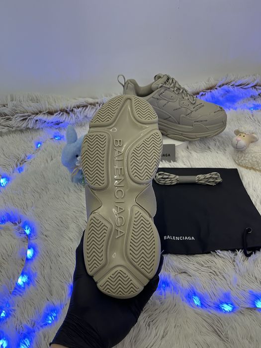Balenciaga triple s