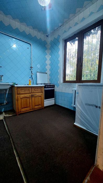 Аренда ,Чиланзар 3, Торговый центр. 2/1/4.  хамма нарса бор.