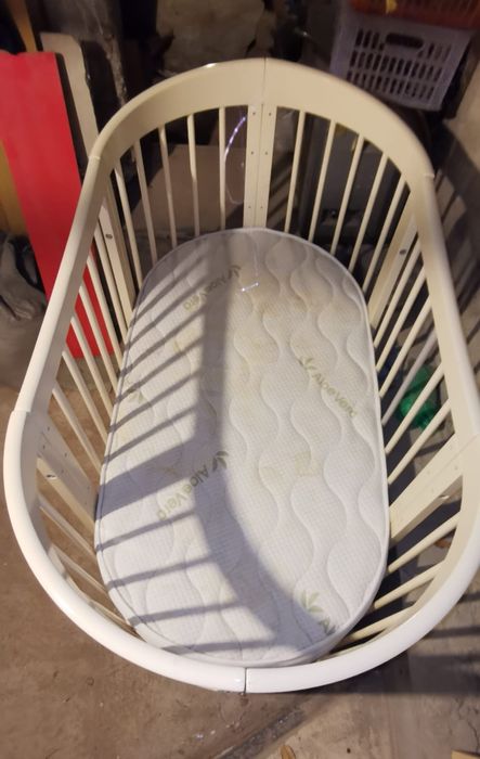 Овальный манеж для ребёнка