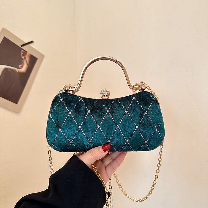 Ayollar uchun yaltiroq sumka sotiladi sotuvchidan