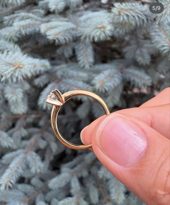 Кольцо с брилиантом