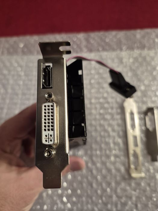 Vând placa video GeForce 750 TI 4 Gb Garantie