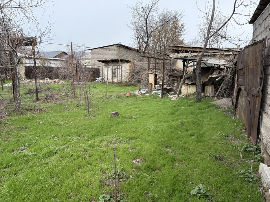 Angren Shahar markazida Hovli sotiladi