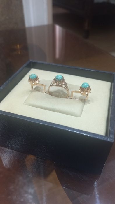 Золотой комплект с натуральной бирюзой.