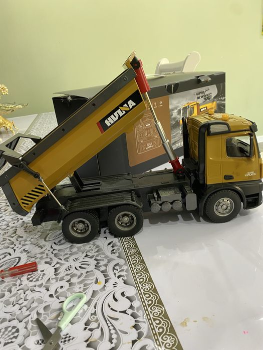 Игрушки метальические