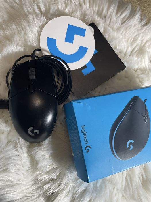Продам отличную игровую мышь Logitech G102 Lightsync.