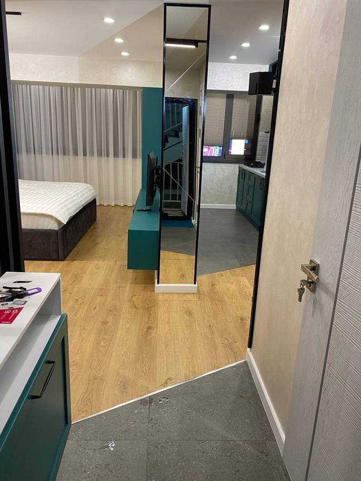 срочно Аренда квартира на Айбек метро 2 ком евро-ремонт никто не жил