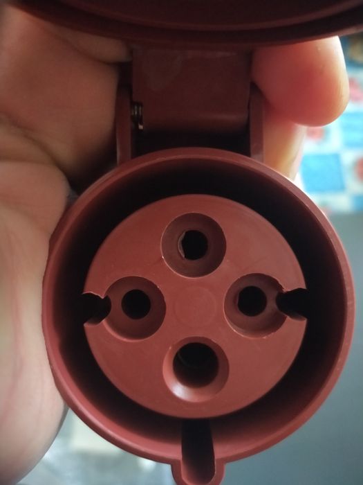 Разетка  разъем на 380