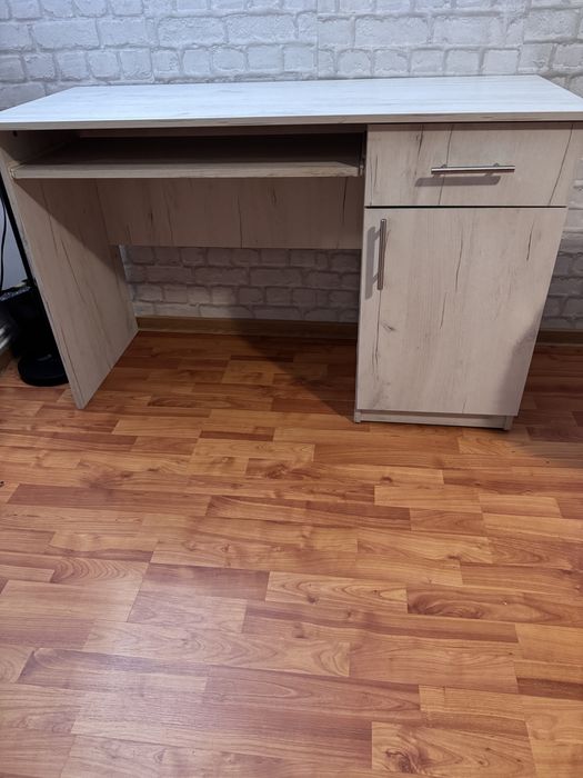 Vand BIROU. Stare perfecta de functionare