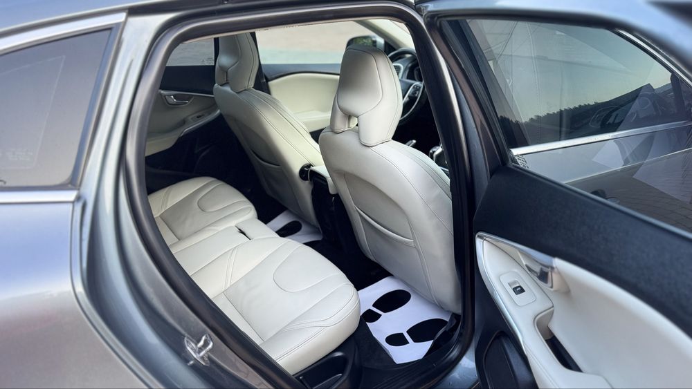 VOLVO V40 2015 — imagine 5