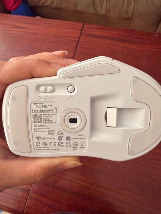 Мишка Roccat Kone xp air white с докинг станция