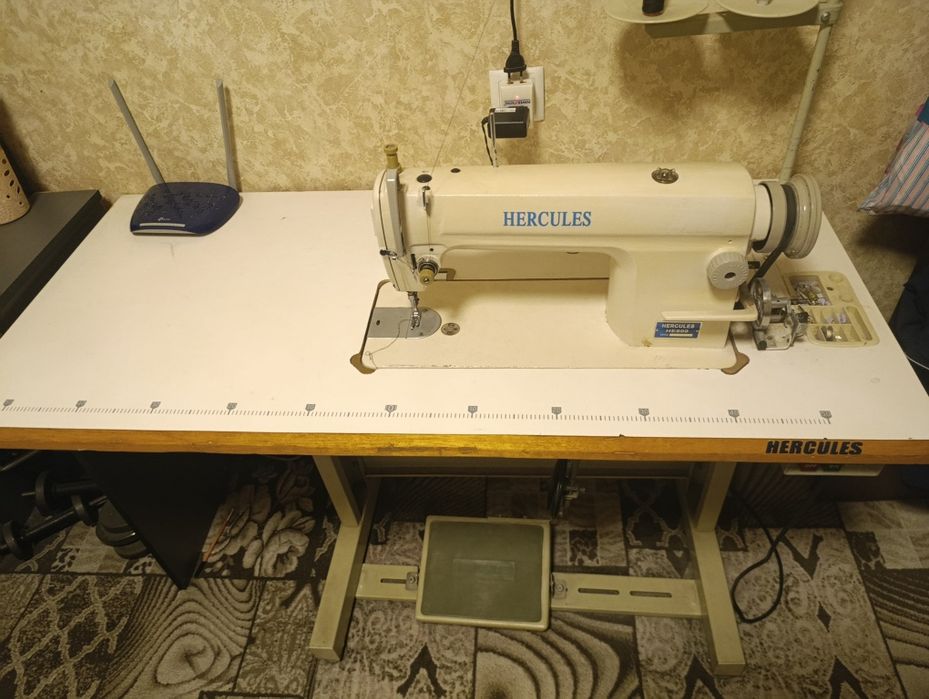 Швейная машина HERCULES HE 800