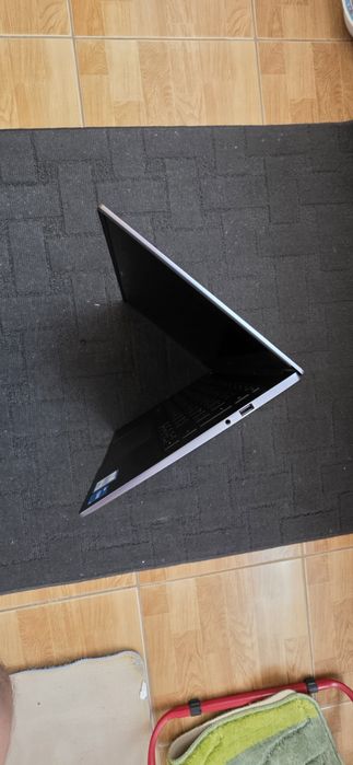 Vand laptop ultraportabil Huawei Matebook  D14 - impecabil