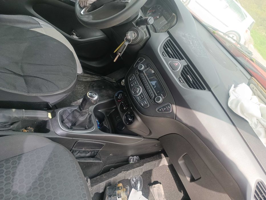 Опел Корса Е / Opel Corsa E - на части