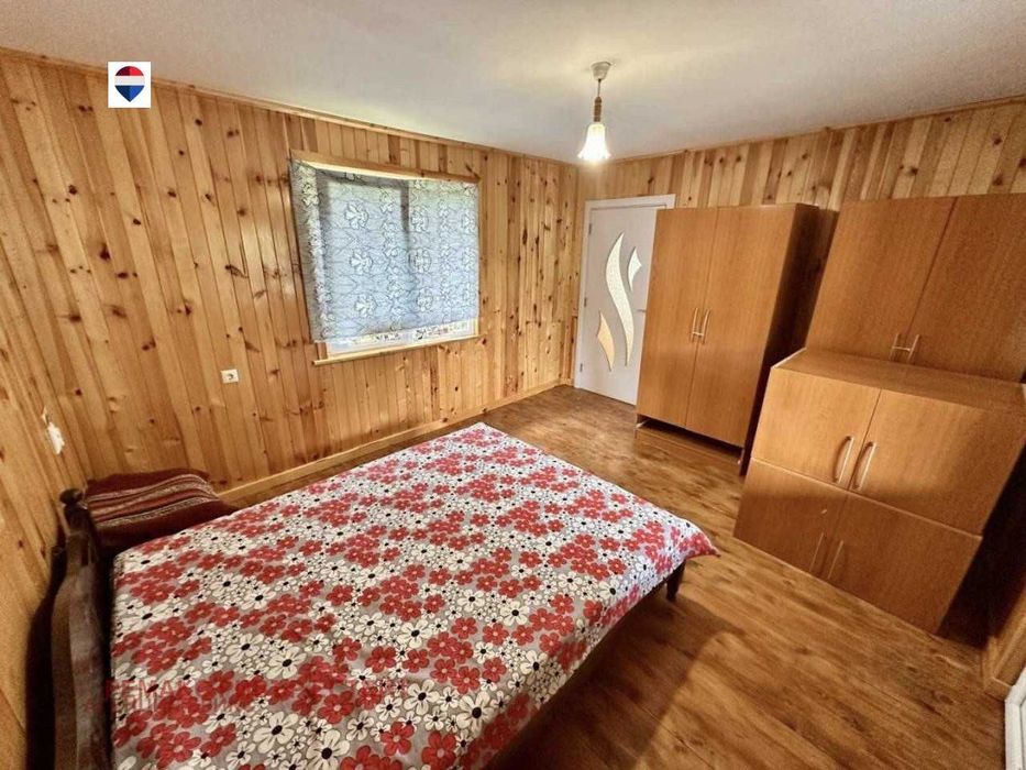 Къща на два етажа за продажба с. Червен