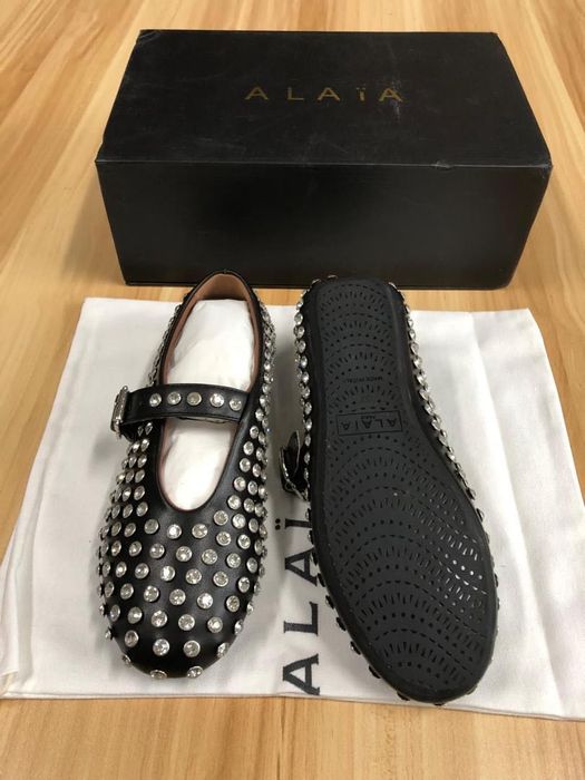 Balerini Alaïa negri noi