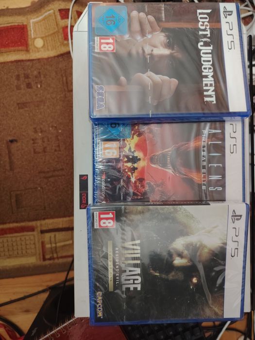 Vând 3 jocuri pt PS 5