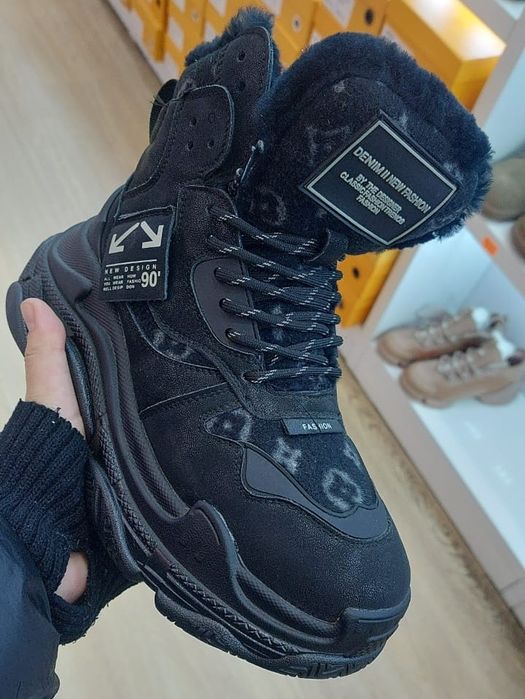 Зимние кроссовки НОВЫЕ!