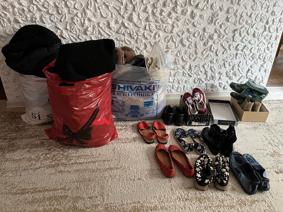 Вещи.Платья,толстовки,юбки ,обувь.