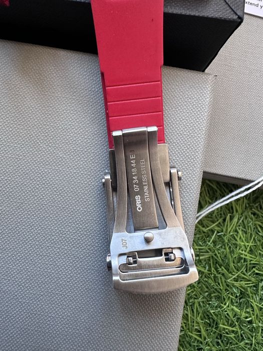 Мъжки часовник Oris Aquis date relief