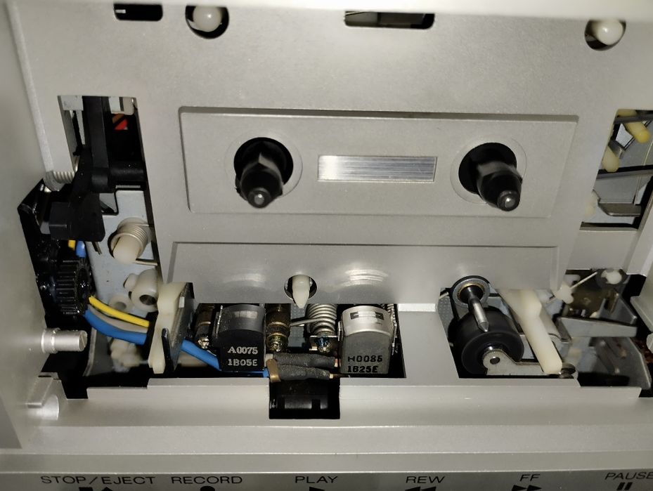 Кассетная дека SHARP RT 10H