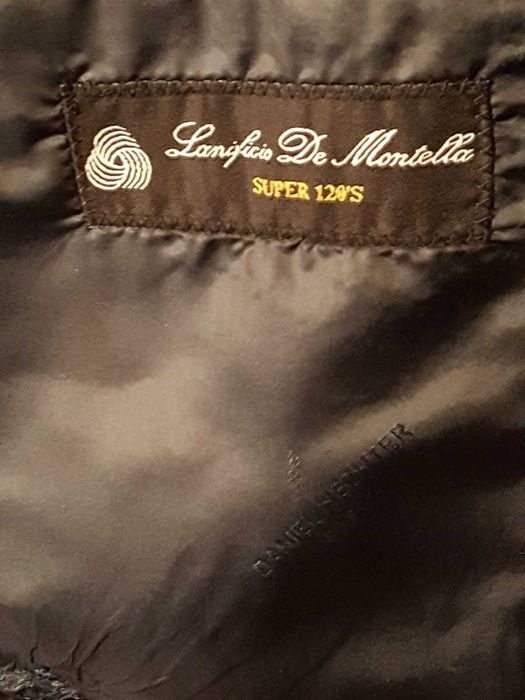 Продам костюм классический  "Daniel hechter"