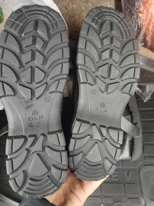 Продам новые утеплённые сапоги