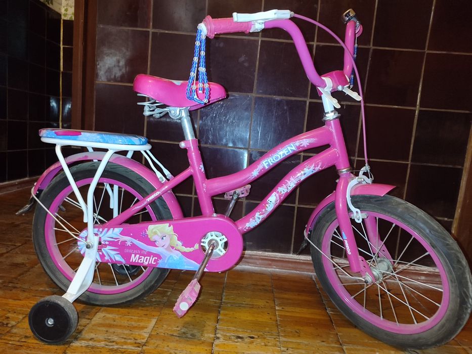 Bolalar velosipedi sotiladi.