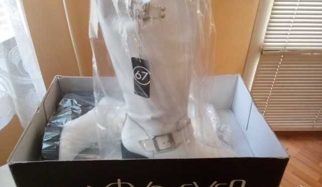 Дамски ботуши и боти