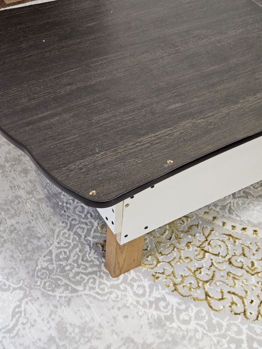 Продам низкий, большой стол