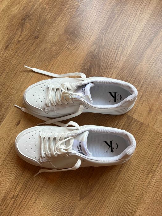 Calvin Klein бели маратонки