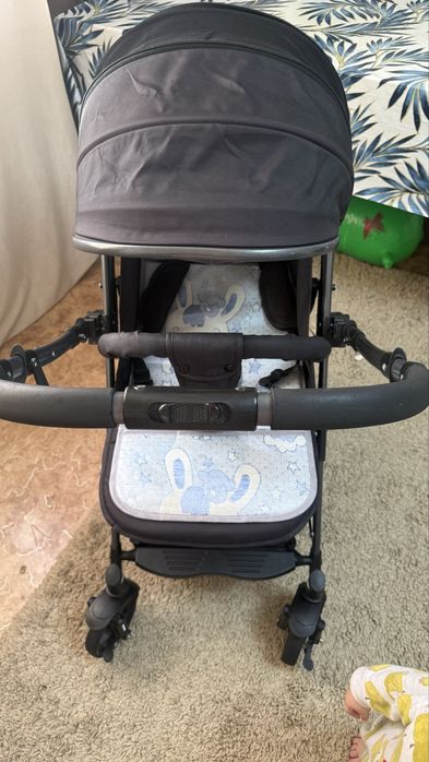 Коляска прогулочная черная