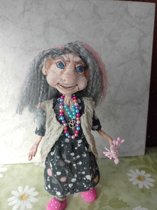 Ръчно изработена кукла